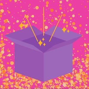 Women’s 5 piece MYSTERY reseller clothing Box